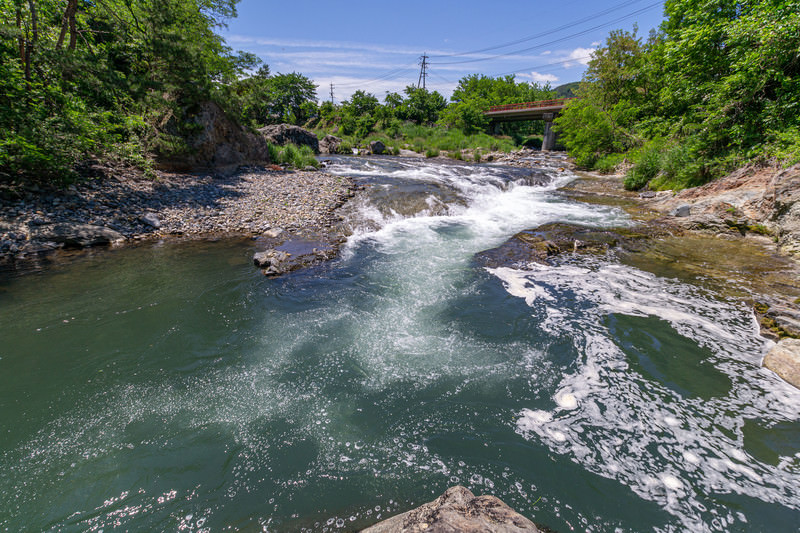 川遊びで涼もう！日本の絶景川10選 夏の暑さを吹き飛ばす爽快な川遊び！