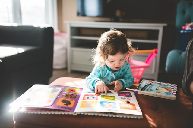 絵本がすごい！子どもの心を育む10の魅力【読み聞かせの効果も解説】